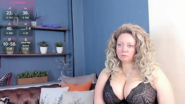 JesiaFoxi online show from 04/16/26, 11:44