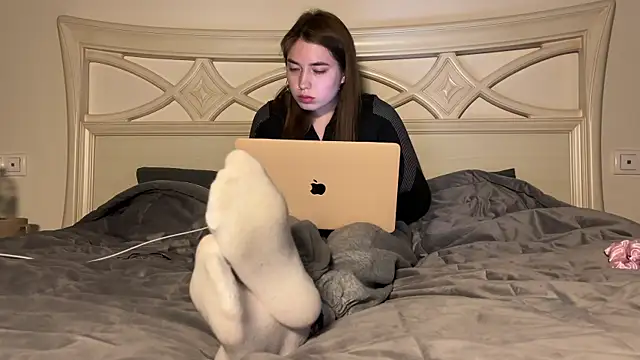 Snapshot of urmissalice chatting on 02/11/25, 02:24 urmissalice online show from 02/11/25, 02:24