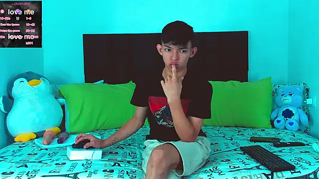 Tonny twink  online show from 02/09/25, 08:11