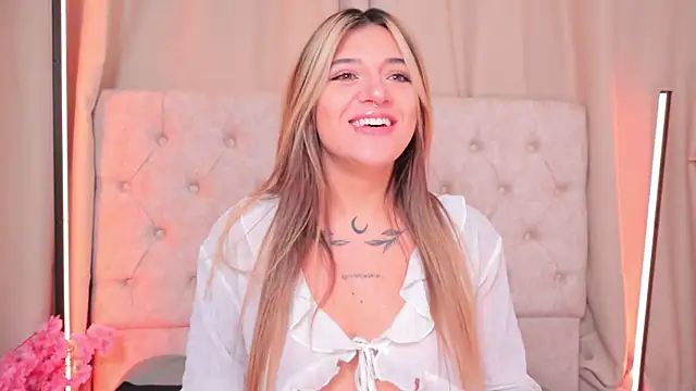 ashleyvalirya online show from 01/05/25, 03:53