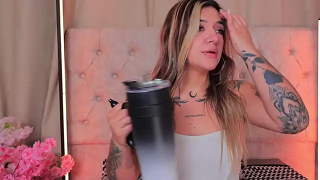 ashleyvalirya online show from 01/08/25, 09:53