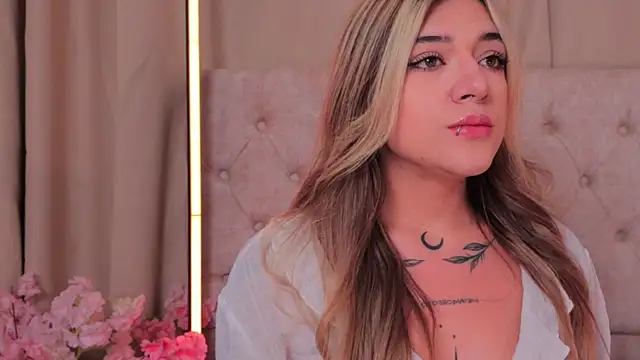 ashleyvalirya online show from 01/22/25, 03:52