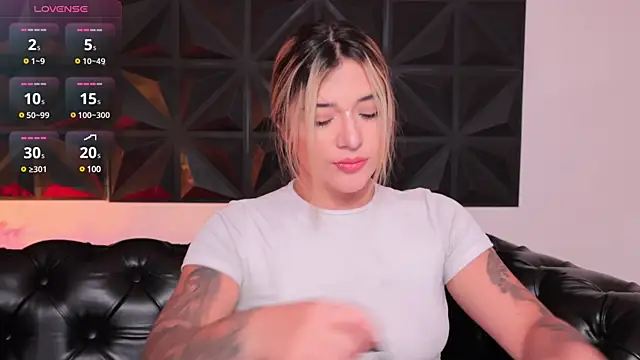 ashleyvalirya online show from 01/23/25, 09:29