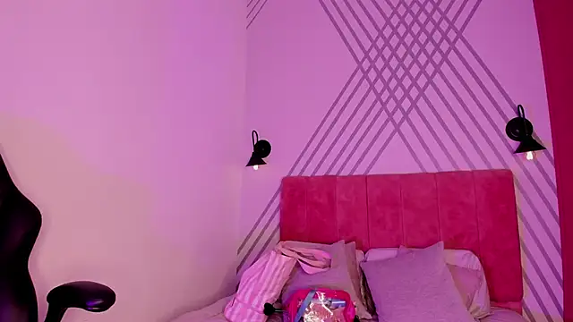 Giovanna oliveira online show from 11/03/25, 11:22