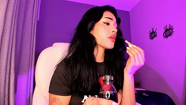 Giovanna oliveira online show from 11/21/25, 06:56