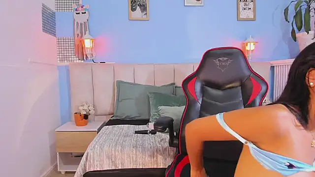 lyzzi smith01 online show from 01/03/25, 10:40