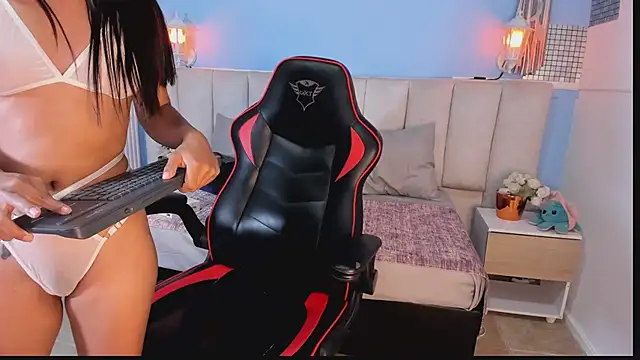 lyzzi smith01 online show from 01/20/25, 10:48