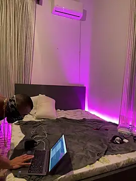 moody1996- online show from 12/23/24, 10:44