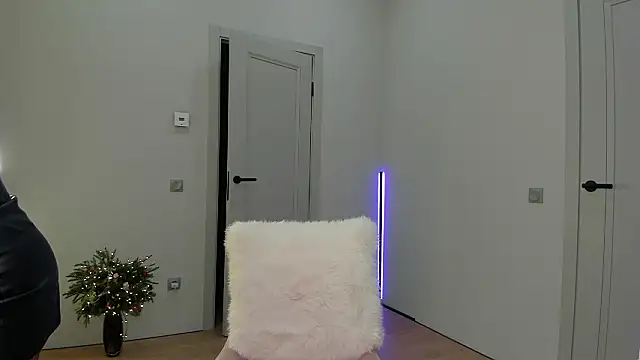  cometoseeme  online show from 01/08/26, 04:42