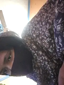 Snapshot of hotdesibb30 chatting on 01/15/25, 05:47 hotdesibb30 online show from 01/15/25, 05:47