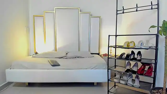 Snapshot of Abycollins chatting on 01/13/25, 10:45 Abycollins online show from 01/13/25, 10:45