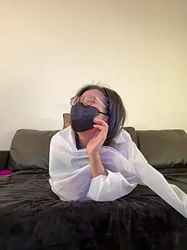 Snapshot of Angels1-2-3-4-5 chatting on 01/21/25, 02:05 Angels1-2-3-4-5 online show from 01/21/25, 02:05