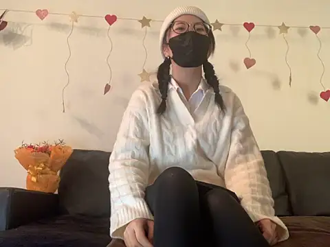 Snapshot of Angels1-2-3-4-5 chatting on 02/04/25, 01:06 Angels1-2-3-4-5 online show from 02/04/25, 01:06