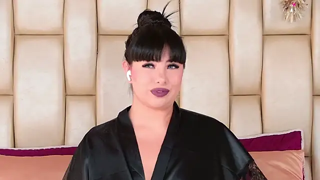 Alexa Miss online show from 12/13/25, 08:25