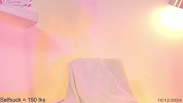 Snapshot of Samara_Gray chatting on 12/16/24, 03:54 Samara Gray online show from 12/16/24, 03:54