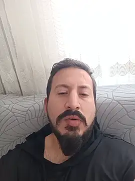 Snapshot of Karizmatikman chatting on 06/23/26, 12:03 Karizmatikman online show from 06/23/26, 12:03