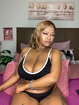 Snapshot of Boobylicious_BB chatting on 12/13/25, 11:10 Boobylicious BB online show from 12/13/25, 11:10