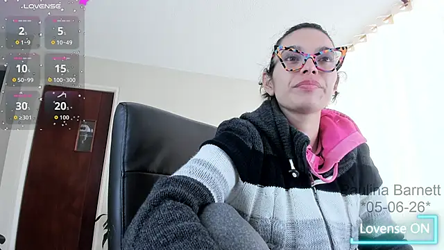 Snapshot of paulinabarnett- chatting on 06/05/26, 04:45 paulinabarnett- online show from 06/05/26, 04:45