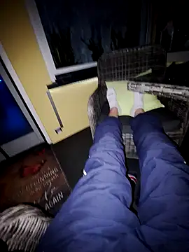 Snapshot of schlonzi81 chatting on 09/26/25, 08:35 schlonzi81 online show from 09/26/25, 08:35