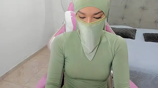 Snapshot of Hanaa_latif chatting on 12/27/24, 07:24 Hanaa latif online show from 12/27/24, 07:24