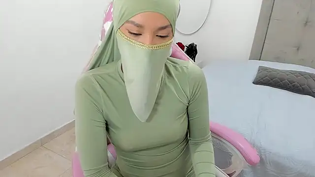 Snapshot of Hanaa_latif chatting on 12/28/24, 03:26 Hanaa latif online show from 12/28/24, 03:26