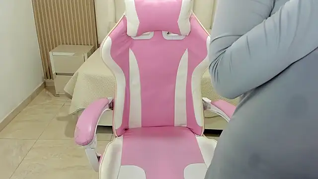 Snapshot of Hanaa_latif chatting on 01/31/25, 11:46 Hanaa latif online show from 01/31/25, 11:46