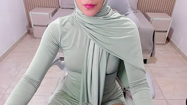 Snapshot of Hanaa_latif chatting on 02/20/25, 02:57 Hanaa latif online show from 02/20/25, 02:57