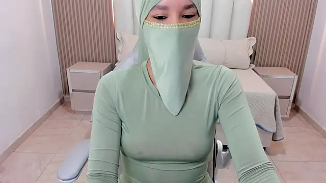 Snapshot of Hanaa_latif chatting on 03/07/25, 12:01 Hanaa latif online show from 03/07/25, 12:01