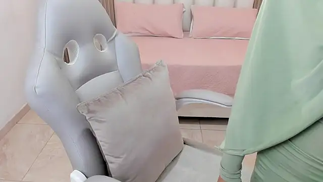 Snapshot of Hanaa_latif chatting on 03/11/25, 02:51 Hanaa latif online show from 03/11/25, 02:51