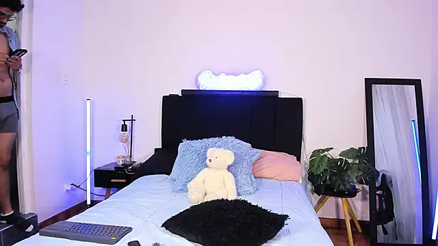 Snapshot of -soulmate-s chatting on 03/20/26, 04:01 -soulmate-s online show from 03/20/26, 04:01