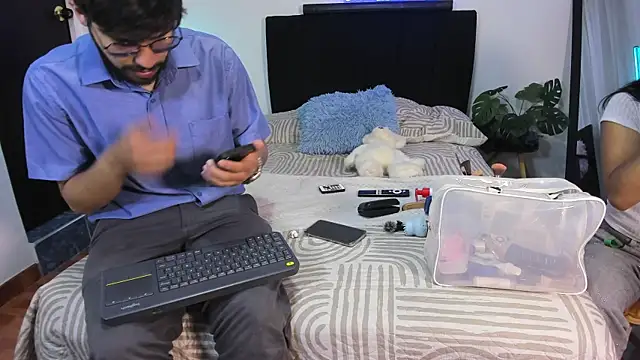 Snapshot of -soulmate-s chatting on 04/04/26, 03:20 -soulmate-s online show from 04/04/26, 03:20