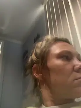 hotNReady6969 online show from 12/19/25, 02:13