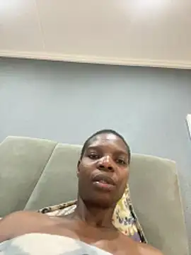 Snapshot of Cocowett chatting on 12/03/25, 07:56 Cocowett online show from 12/03/25, 07:56