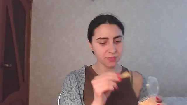 Snapshot of Kashtanka_ chatting on 05/15/26, 06:42 Kashtanka online show from 05/15/26, 06:42