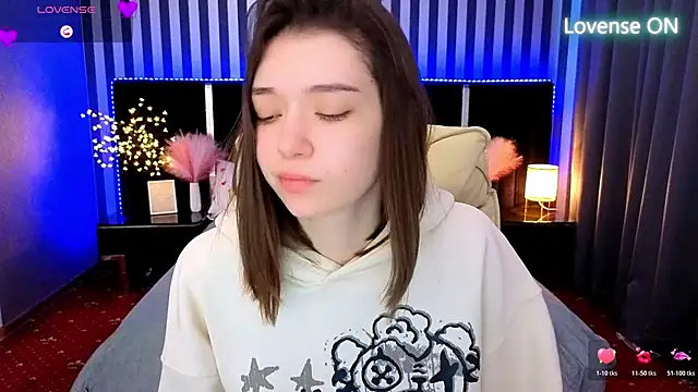 Snapshot of Cherry_Wipe chatting on 04/05/26, 06:32 Cherry Wipe online show from 04/05/26, 06:32