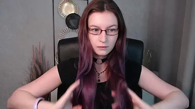 emmaxDelight online show from 12/10/24, 06:33