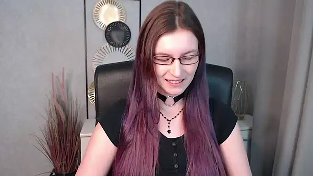 emmaxDelight online show from 12/10/24, 10:06