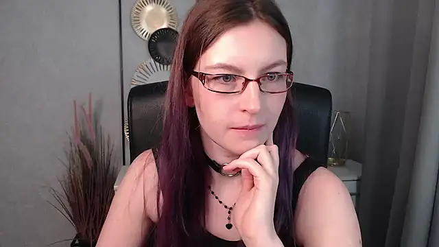 emmaxDelight online show from 12/13/24, 10:08