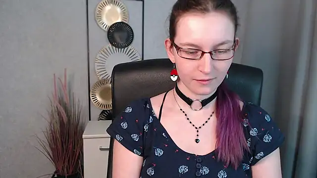 emmaxDelight online show from 12/17/24, 10:12