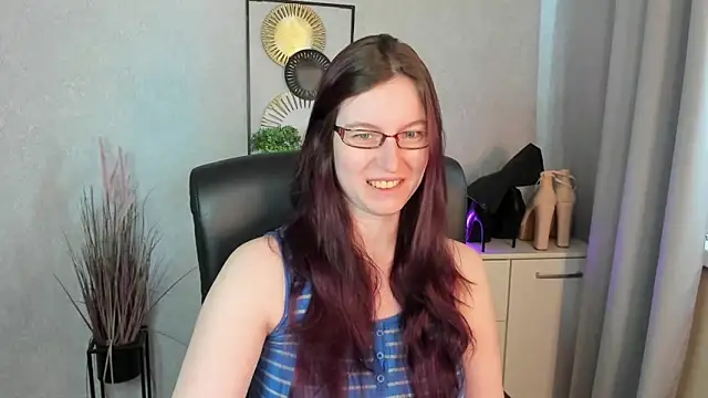 Snapshot of emmaxDelight chatting on 06/01/26, 05:20 emmaxDelight online show from 06/01/26, 05:20