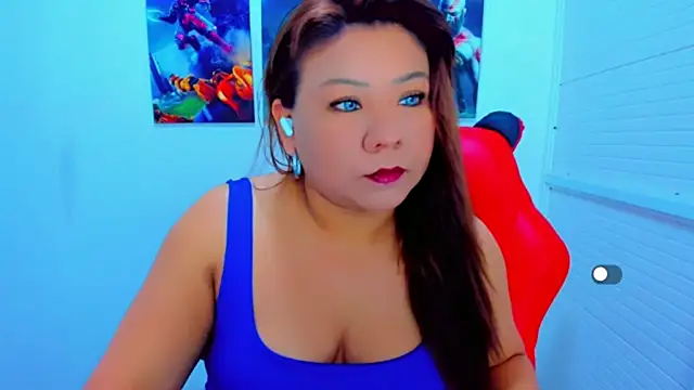Snapshot of victoria_love89 chatting on 04/21/26, 02:04 victoria love89 online show from 04/21/26, 02:04
