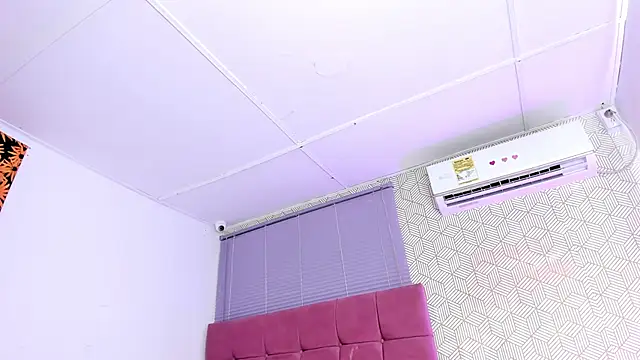 quianna  online show from 03/14/25, 07:01