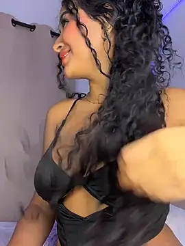 Snapshot of quianna_ chatting on 04/18/26, 07:07 quianna online show from 04/18/26, 07:07