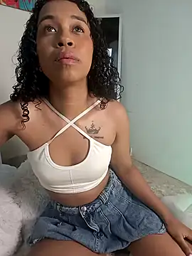 Snapshot of bella__honey chatting on 01/12/25, 08:57 bella  honey online show from 01/12/25, 08:57