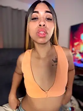 bella  honey online show from 10/31/25, 11:17