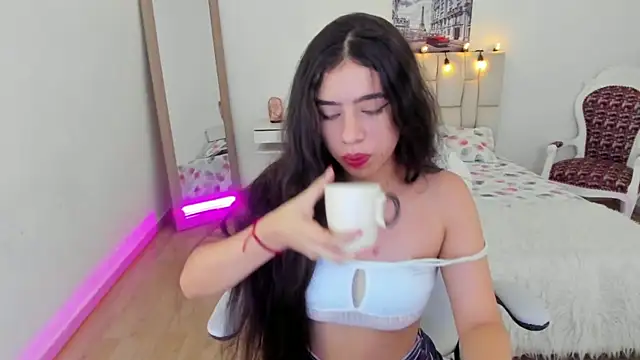 Snapshot of zoe_turnner_18 chatting on 01/13/25, 11:19 zoe turnner 18 online show from 01/13/25, 11:19