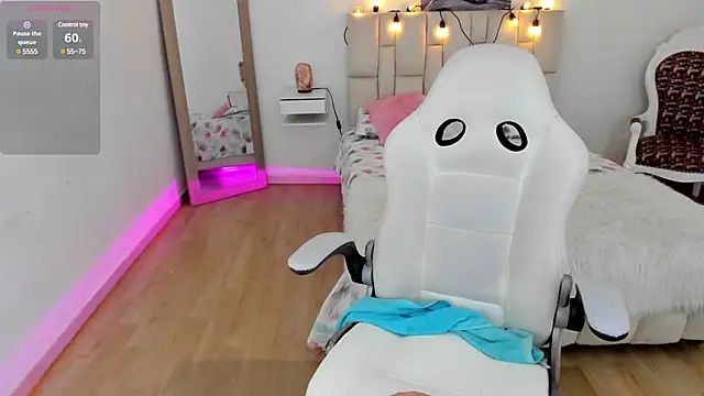 Snapshot of zoe_turnner_18 chatting on 02/21/25, 11:22 zoe turnner 18 online show from 02/21/25, 11:22