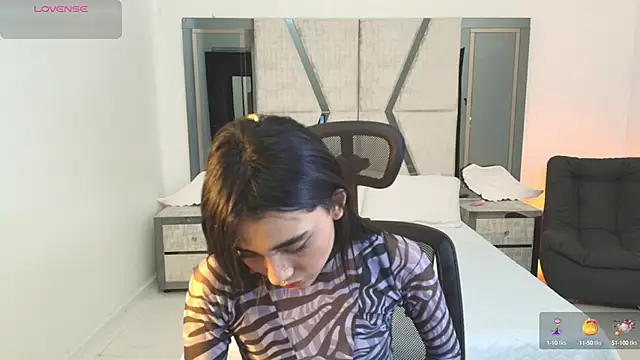 lilithTeen1  online show from 12/29/24, 02:00