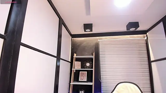 lilithTeen1  online show from 02/06/25, 07:56