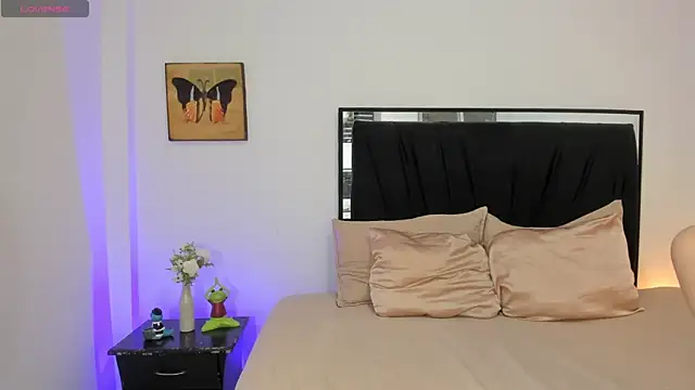 lilithTeen1  online show from 10/16/25, 02:23